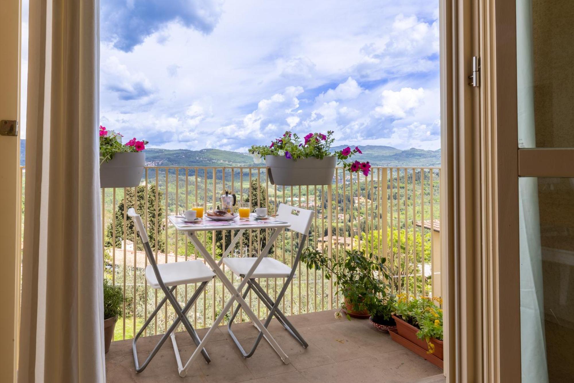 Gladys, Appartamento Con Vista A 菲耶索莱 外观 照片